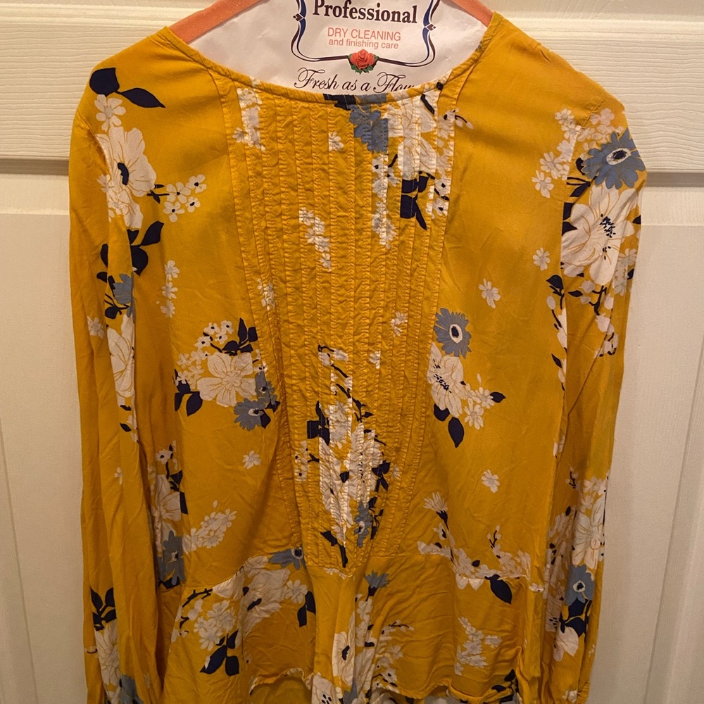 Old Navy pleated peplum long-sleeve top